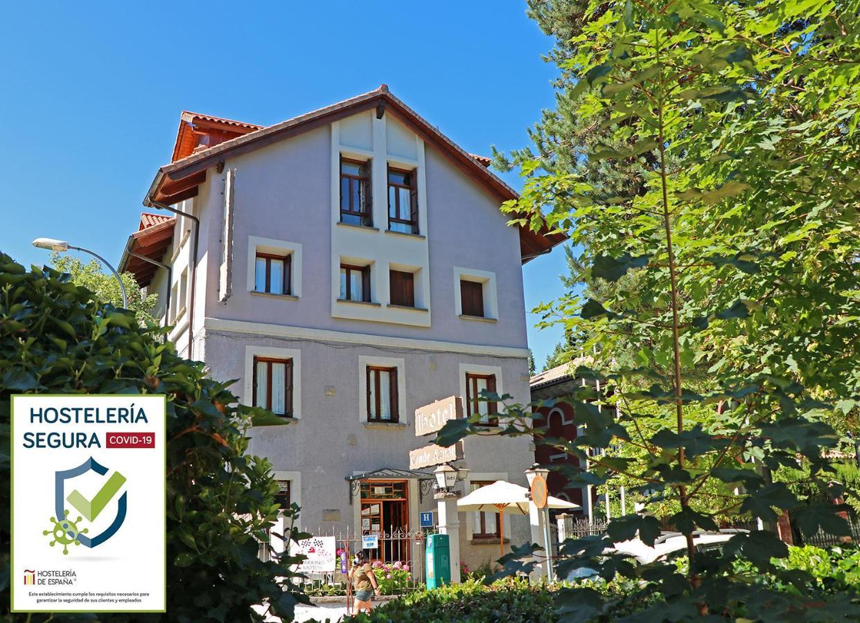Conde Aznar Hotel Jaca Exterior foto