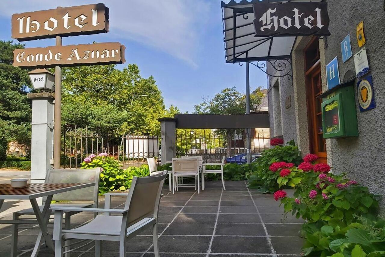 Conde Aznar Hotel Jaca Exterior foto