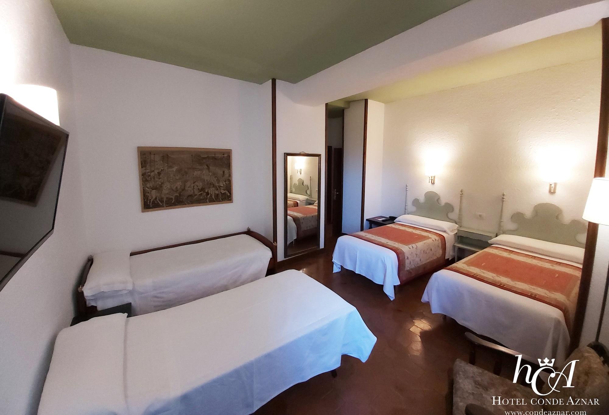 Conde Aznar Hotel Jaca Exterior foto