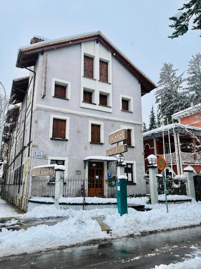 Conde Aznar Hotel Jaca Exterior foto